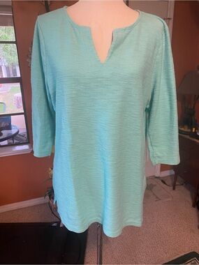 Split-Neck 3/4 Sleeve Tunic in Aqua